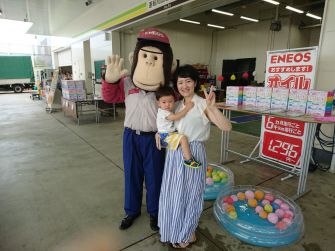 沢山　写真を撮ってもらってエネゴリ君もご機嫌です