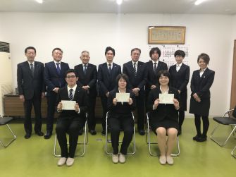 ＝式出席者にて記念撮影＝